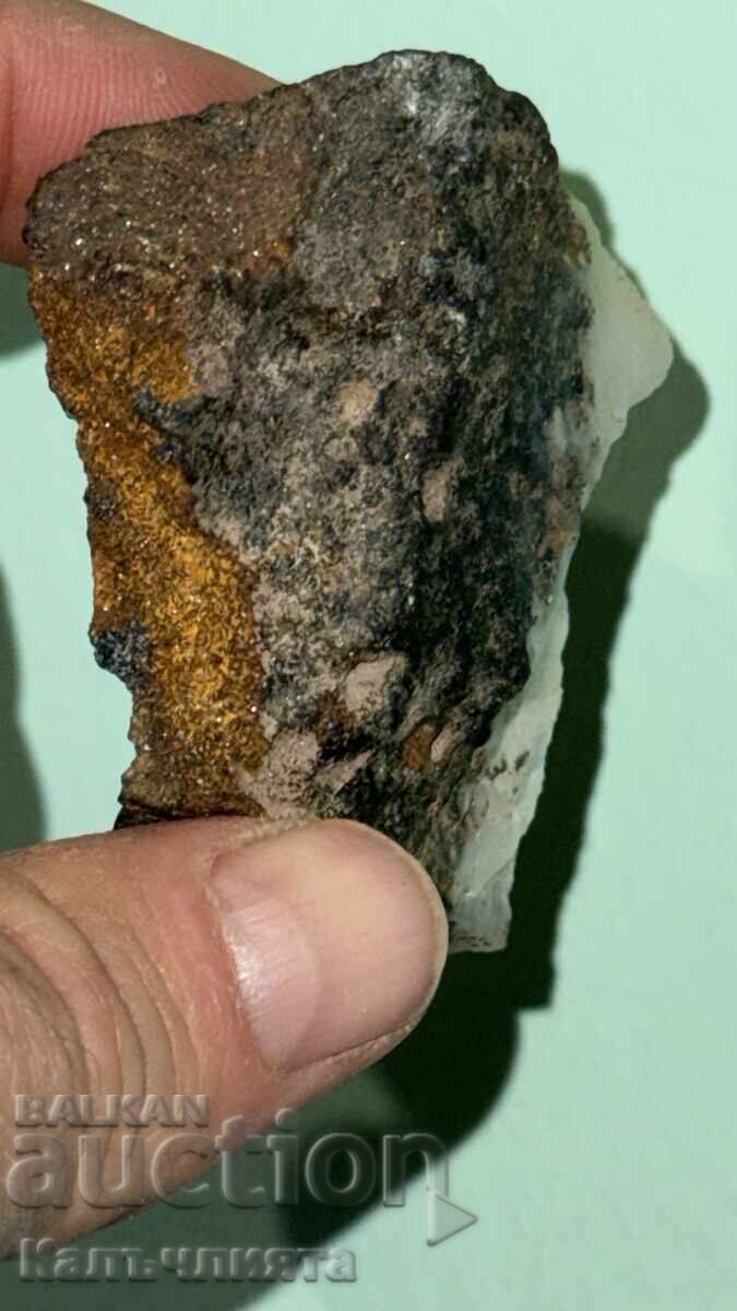 Livrarea Masiv Calaverit în matrice de cuarț Livrarea Masiv Calaverit în matrice de cuarț