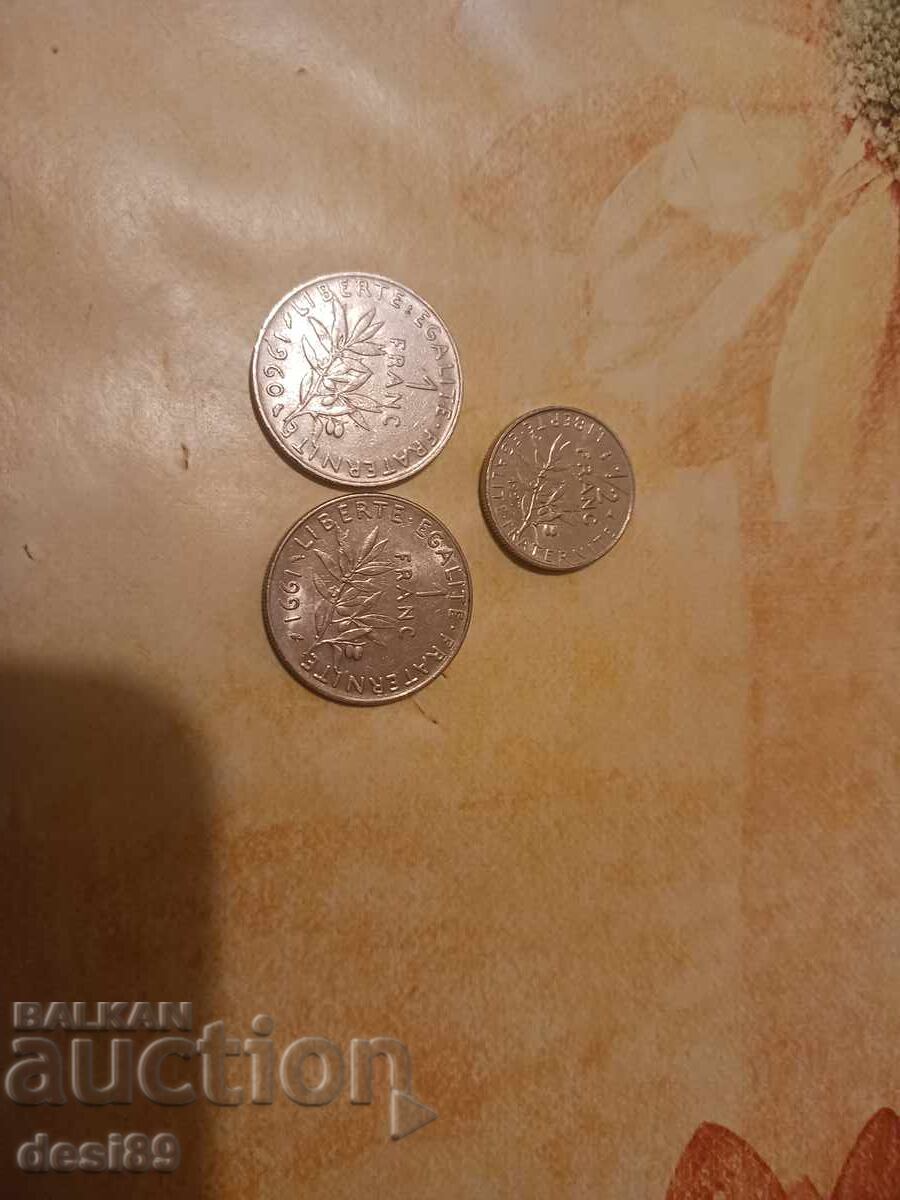 3 pieces with price € 1.00 | 1.96 BGN 3 pieces with price € 1.00 | 1.96 BGN