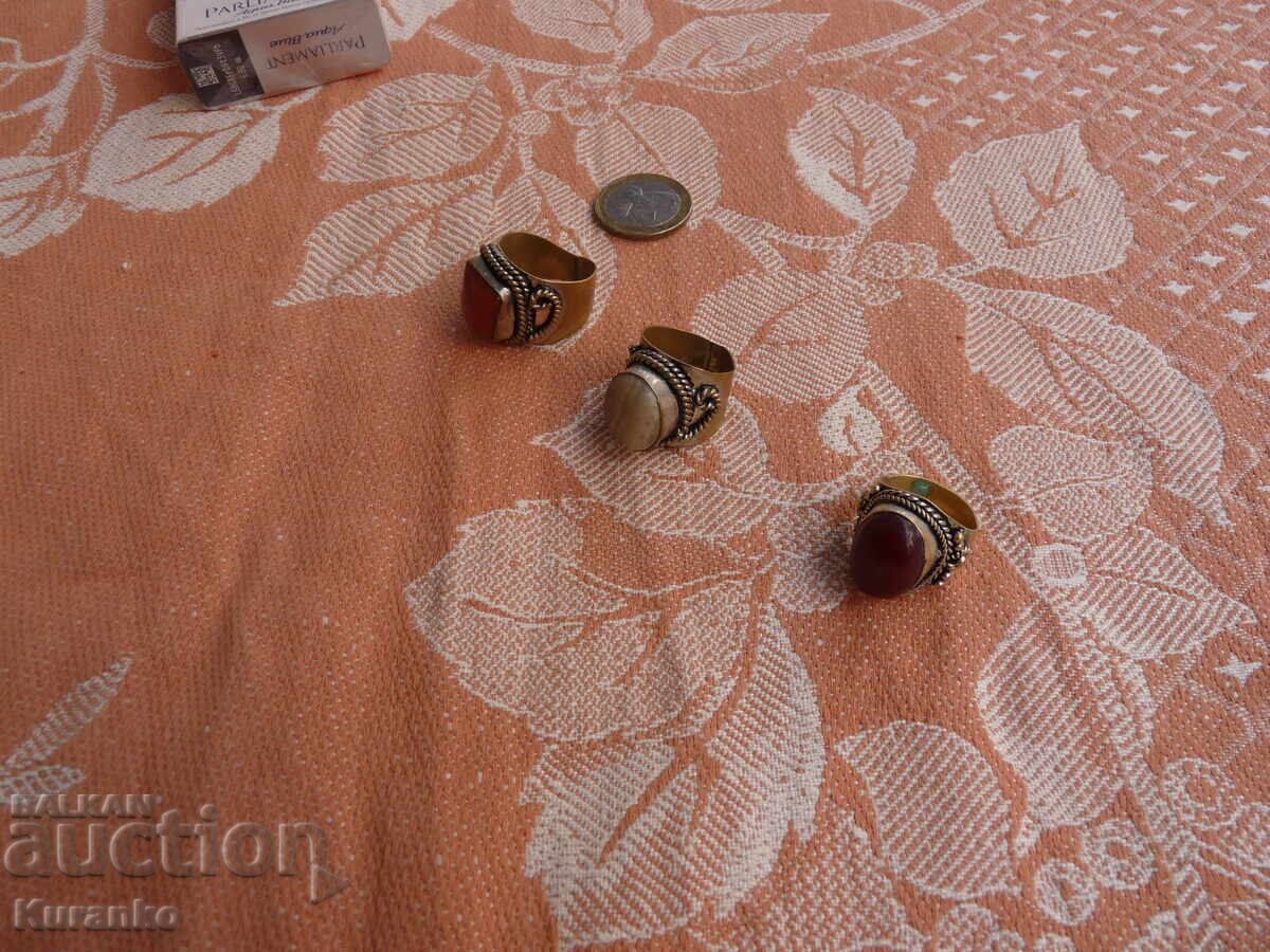 Стари бронзови пръстени Стари бронзови пръстени