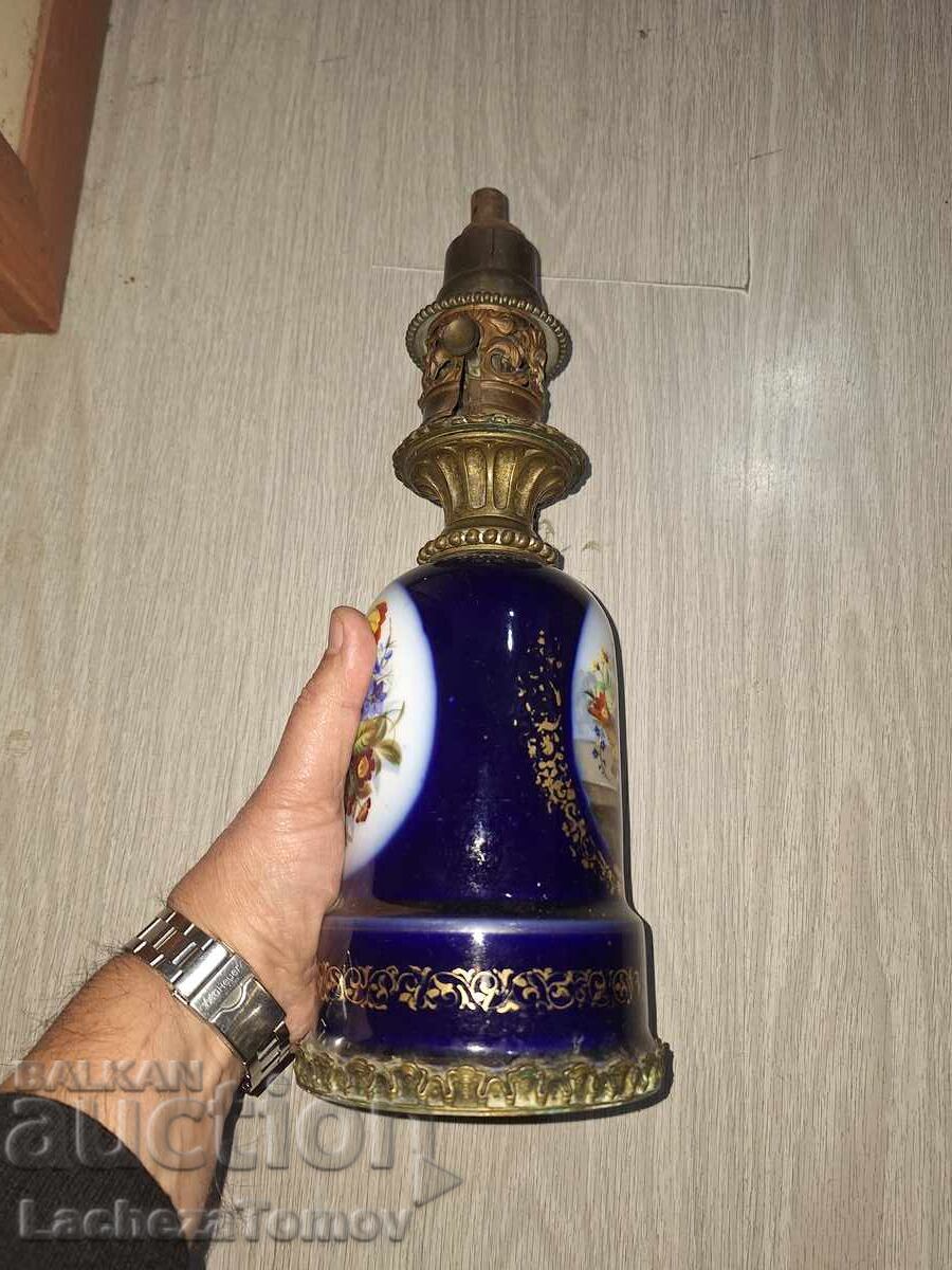 Lampă de gaz frumoasă Franța porțelan și bronz stare excelentă cu preț € 41.00 | 80.19 BGN Lampă de gaz frumoasă Franța porțelan și bronz stare excelentă cu preț € 41.00 | 80.19 BGN
