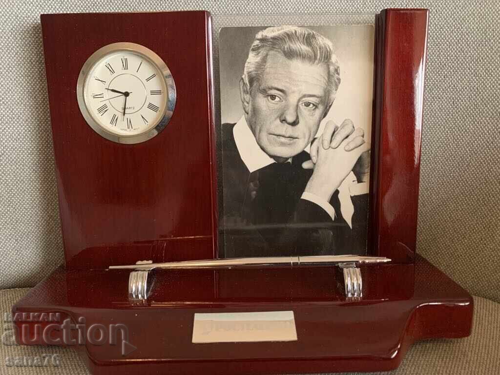 Ενδιαφέρον ρωσικό γραφείο (μαόνι) με ρολόι-ΕΣΣΔ Ενδιαφέρον ρωσικό γραφείο (μαόνι) με ρολόι-ΕΣΣΔ