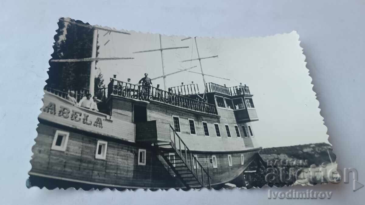 Снимка Албена Мъже на фрегата ARABELA 1973