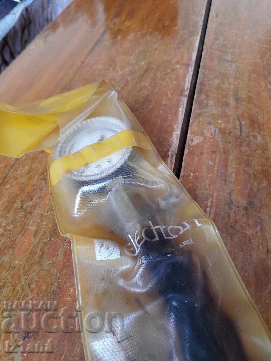 Manometru vechi din cilindru Electron Manometru vechi din cilindru Electron