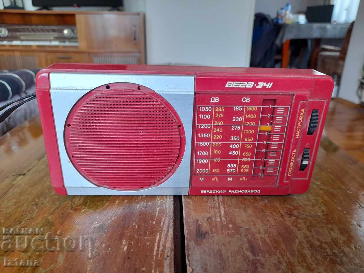Old radio, radio receiver VEGA 341 with price € 24.00 | 46.94 BGN Old radio, radio receiver VEGA 341 with price € 24.00 | 46.94 BGN