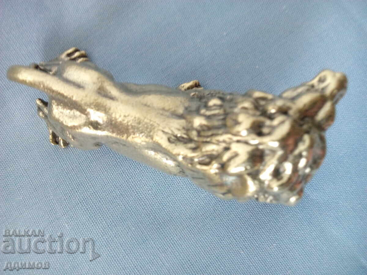 Auction  Bronze lion statuette