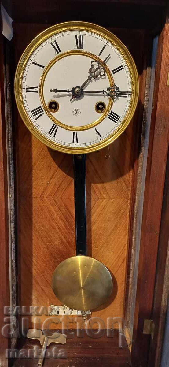 Ceas de perete german vechi - ,,JUNGHANS" - 1900 cu preț € 150.00 | 293.37 BGN