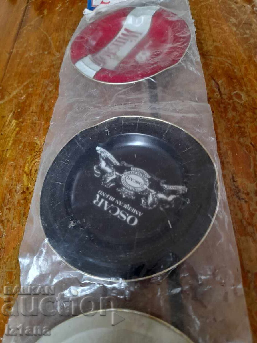 Δημοπρασία Παλιά σταχτοδοχεία Winston, Oscar, Camel Δημοπρασία Παλιά σταχτοδοχεία Winston, Oscar, Camel