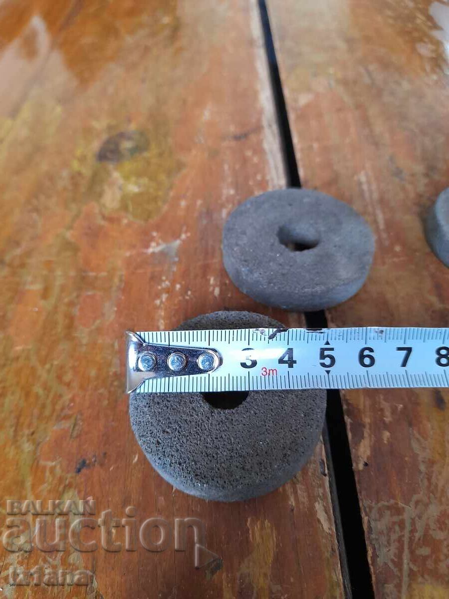 Pietre de ascuțit vechi cu preț € 33.00 | 64.54 BGN