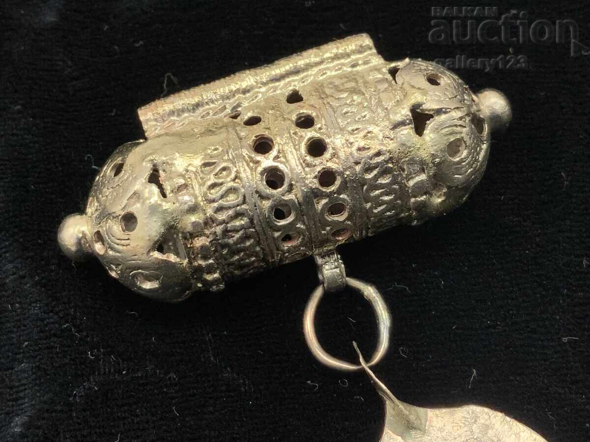 Pandantiv bijuterii argint tăiat-300-400 proba cu preț € 0.01 | 0.02 BGN Pandantiv bijuterii argint tăiat-300-400 proba cu preț € 0.01 | 0.02 BGN