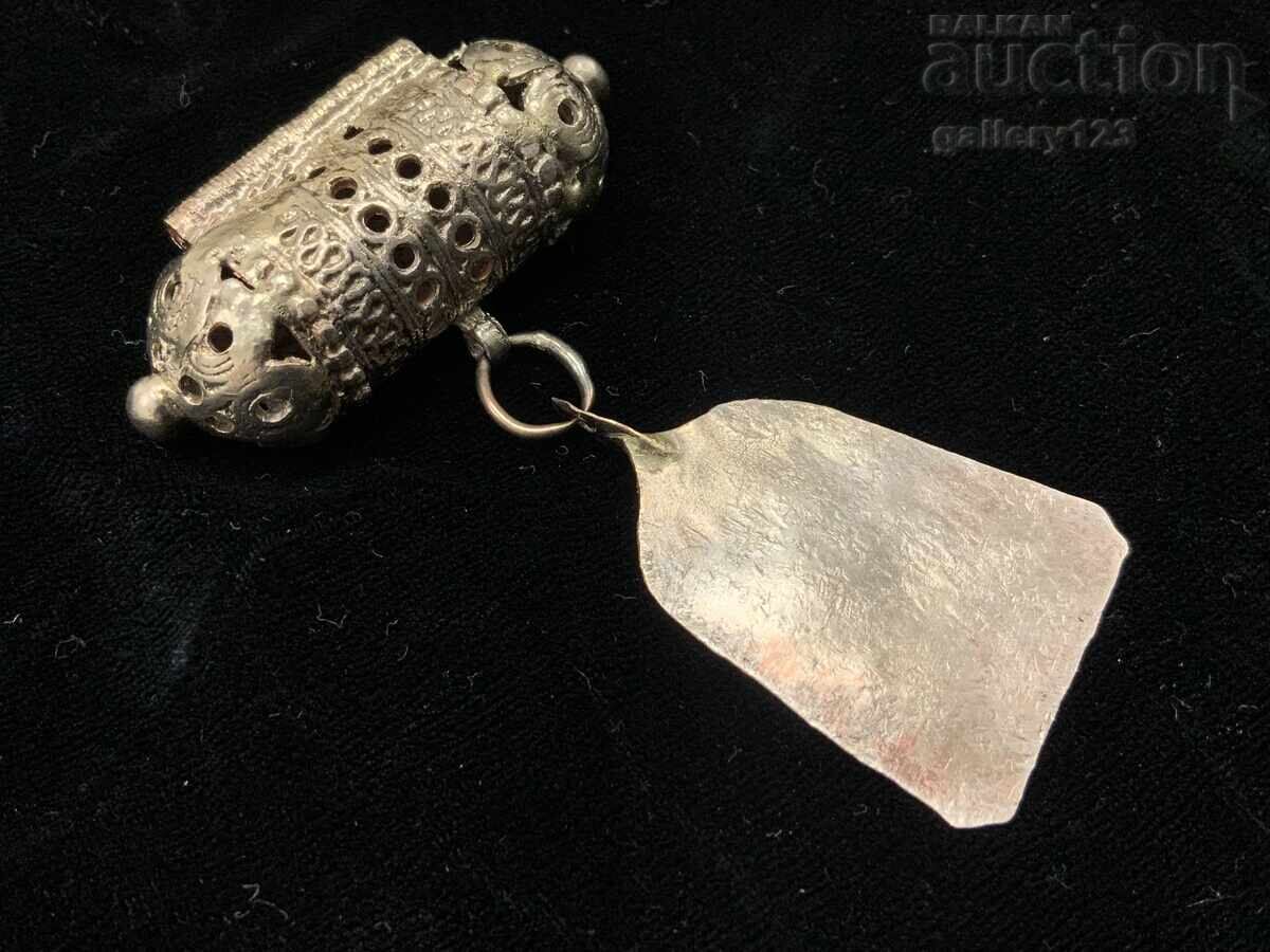 Pandantiv bijuterii argint tăiat-300-400 proba Pandantiv bijuterii argint tăiat-300-400 proba