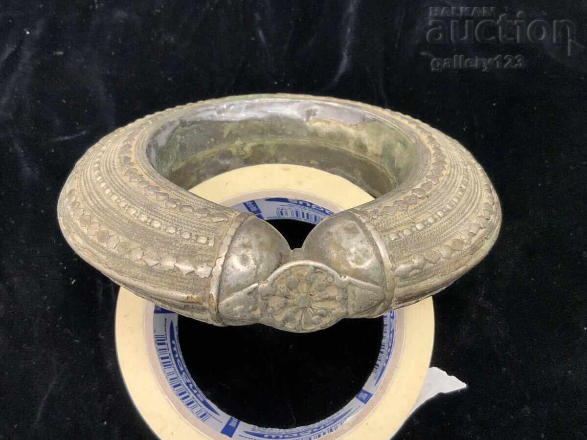 Доставка на Стара голяма гривна сечан Доставка на Стара голяма гривна сечан