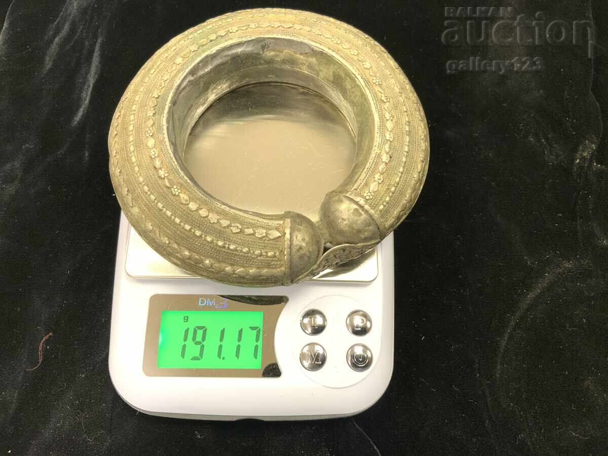 Стара голяма гривна сечан Стара голяма гривна сечан