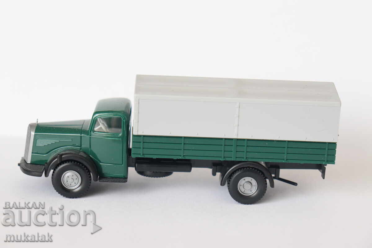 WIKING  H0 1/87  MERCEDES    КОЛИЧКА   КАМИОН МОДЕЛ