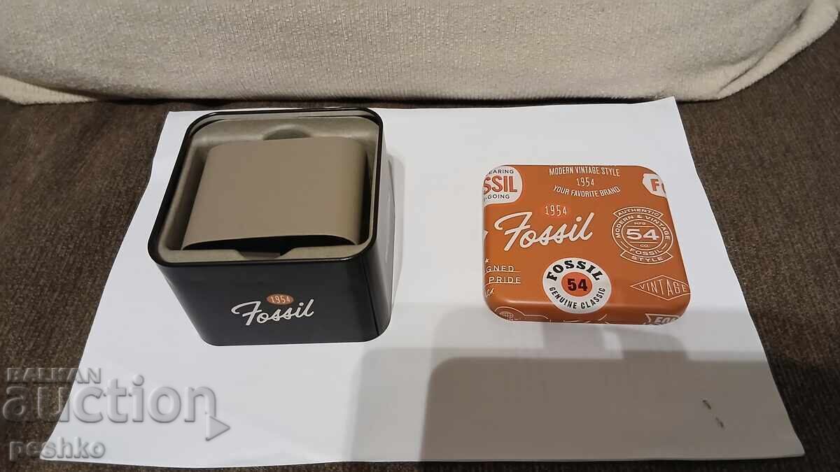 Cutie pentru ceas Fossil cu preț € 3.00 | 5.87 BGN