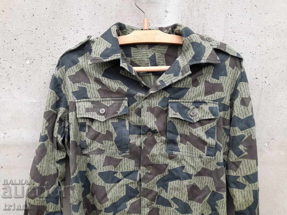 Cămașă de camuflaj, camuflaj cu preț € 22.00 | 43.03 BGN Cămașă de camuflaj, camuflaj cu preț € 22.00 | 43.03 BGN