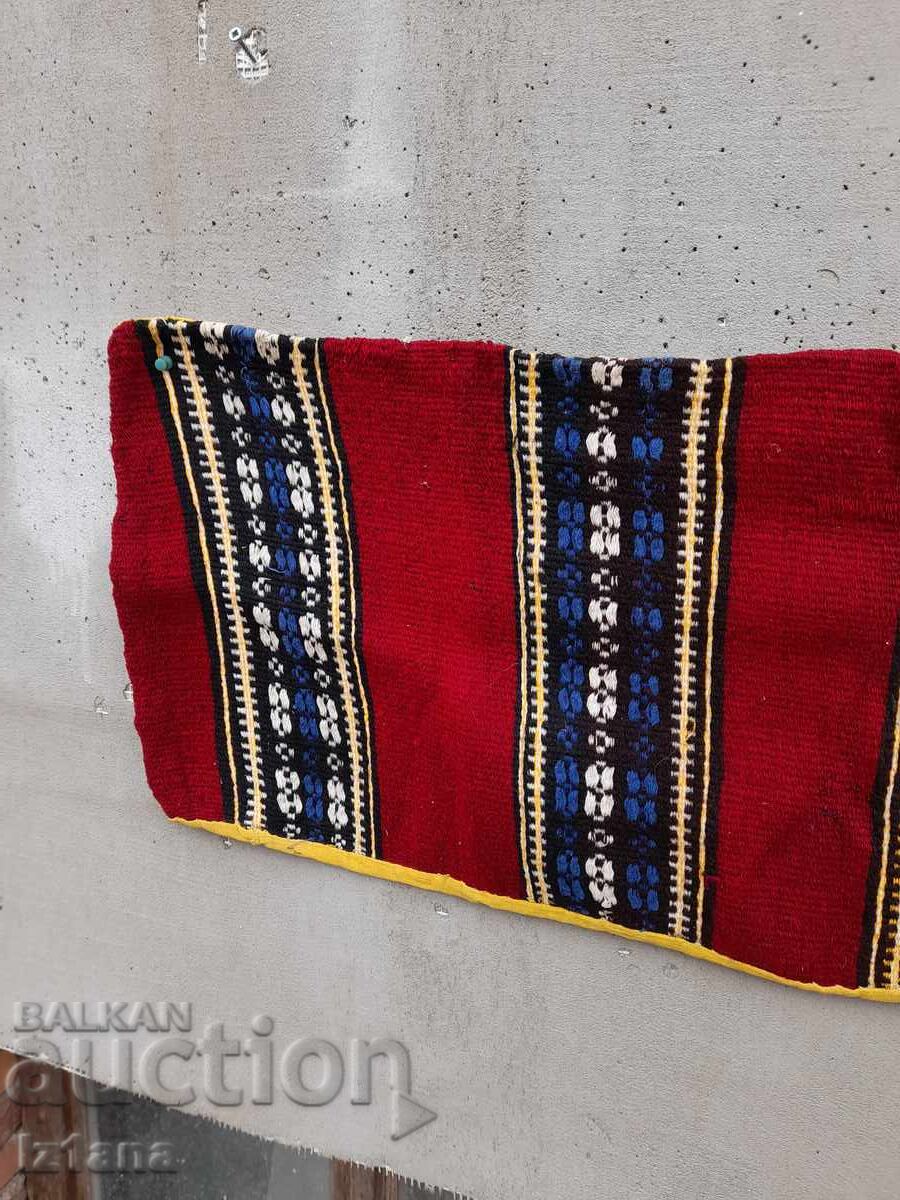 Fetă de pernă țesută veche cu preț € 33.00 | 64.54 BGN