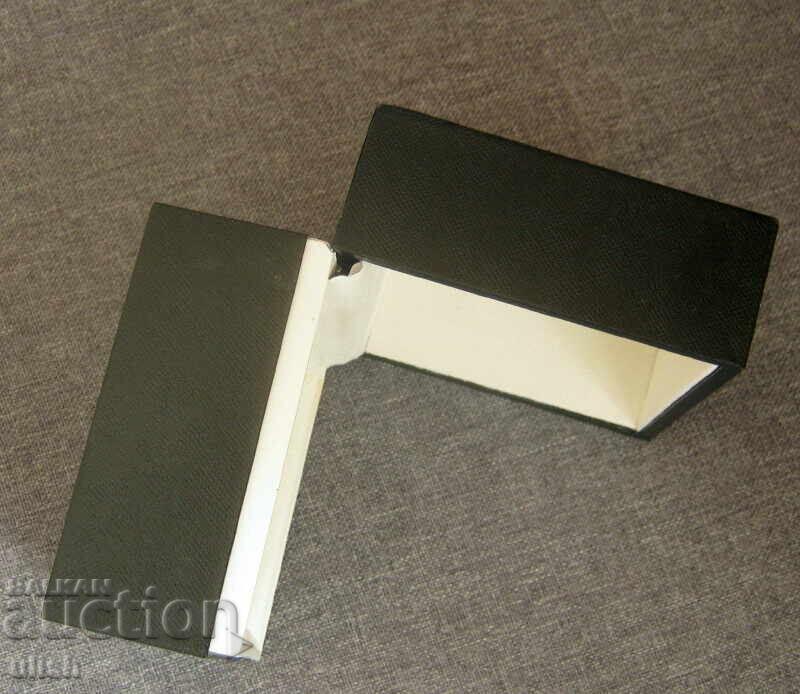 Празна кутия Montblanc квадрат с цена € 10.00 | 19.56 лв. Празна кутия Montblanc квадрат с цена € 10.00 | 19.56 лв.