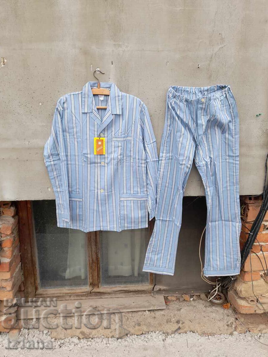 Πυτζάμες ηλικιωμένων με τιμή € 22.00 | 43.03 BGN Πυτζάμες ηλικιωμένων με τιμή € 22.00 | 43.03 BGN