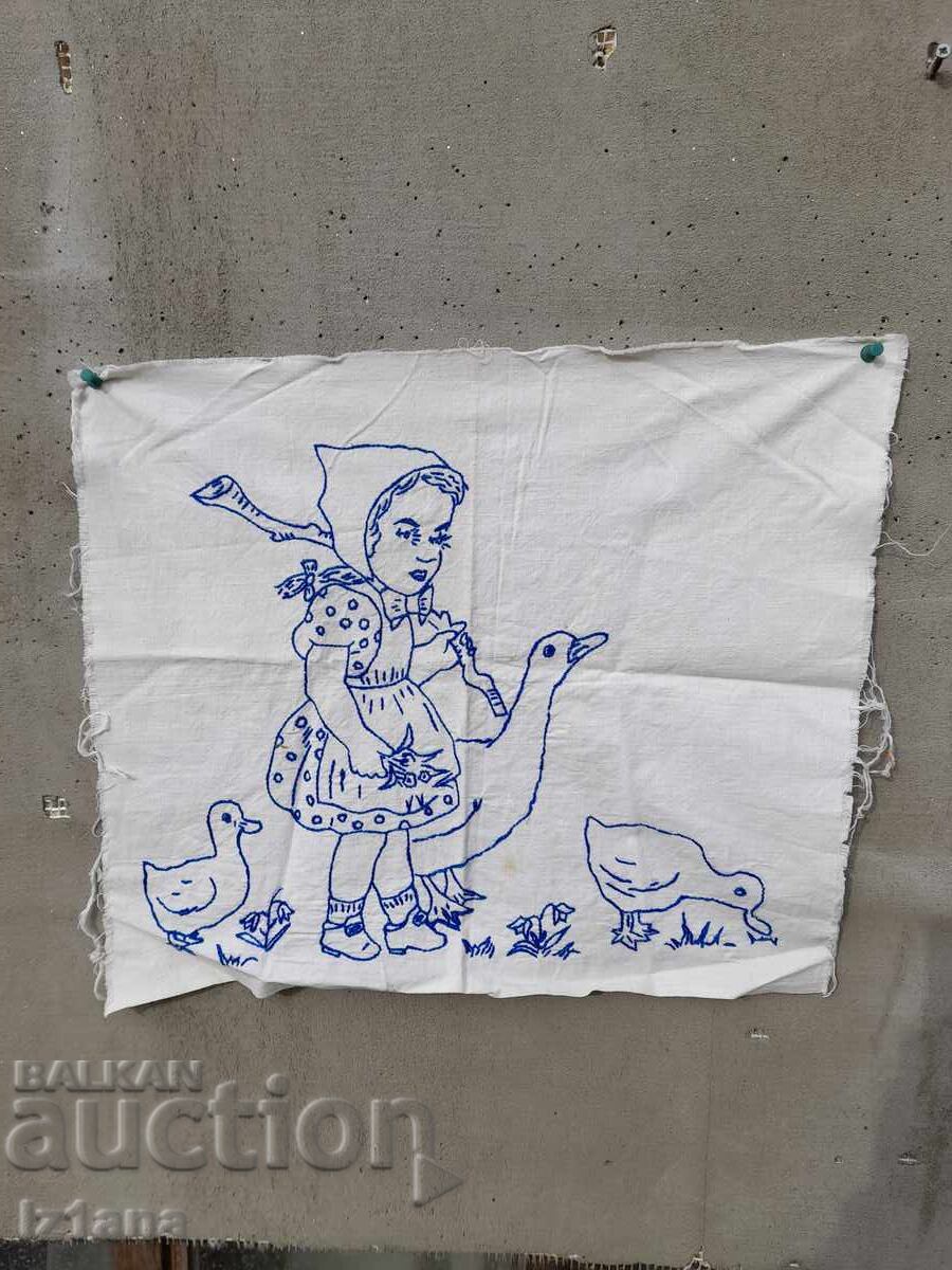 Παλιά κεντημένη μαξιλαροθήκη με τιμή € 14.00 | 27.38 BGN Παλιά κεντημένη μαξιλαροθήκη με τιμή € 14.00 | 27.38 BGN