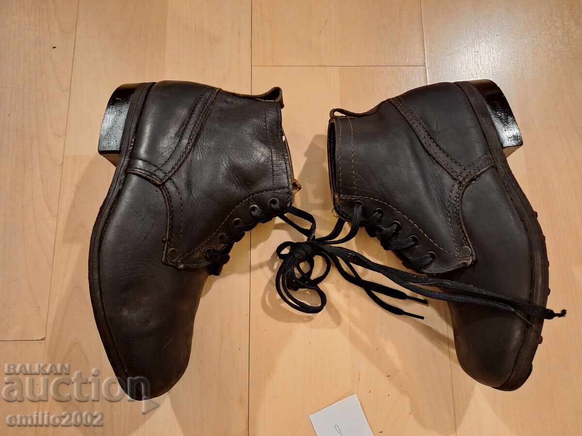 Аукцион Военни обувки цинтаци 2