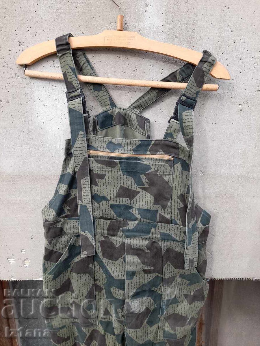 Salopetă camuflaj cu preț € 16.00 | 31.29 BGN Salopetă camuflaj cu preț € 16.00 | 31.29 BGN