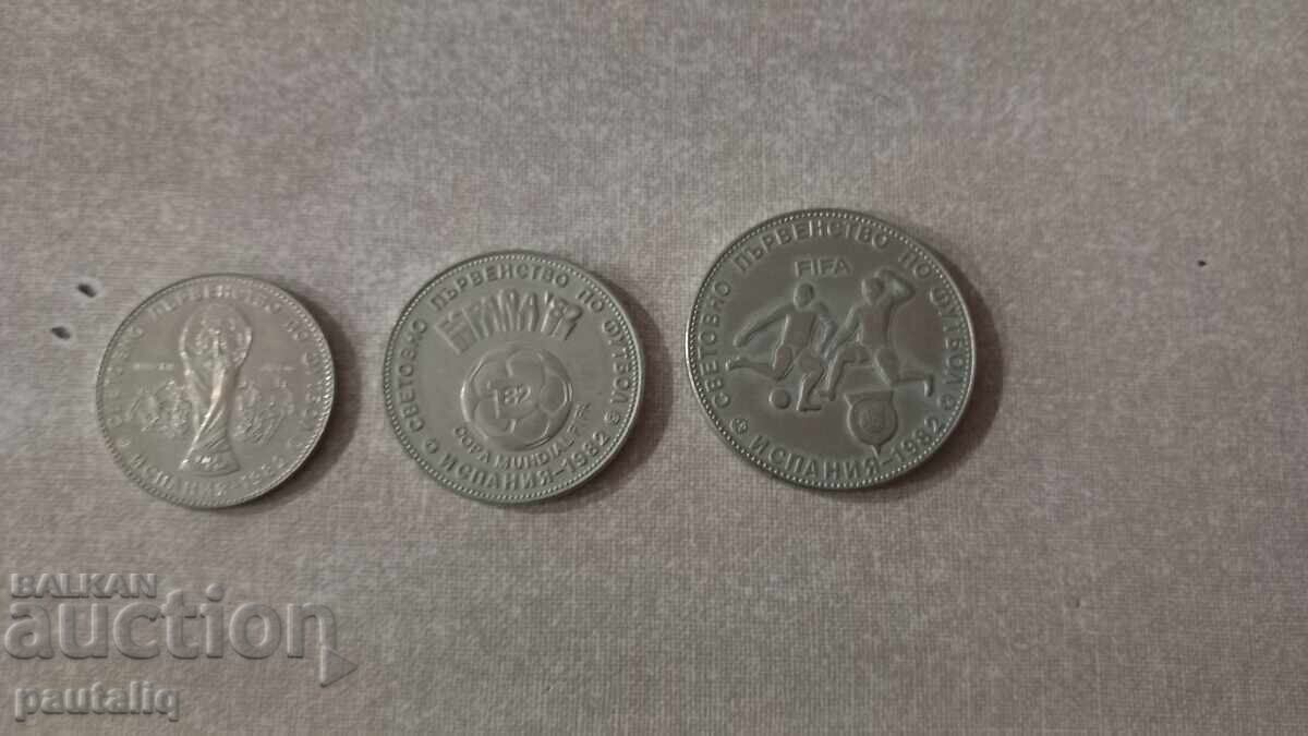 Delivery of LOT WORLD CUP FOOTBALL SPAIN 82 1980 MINT