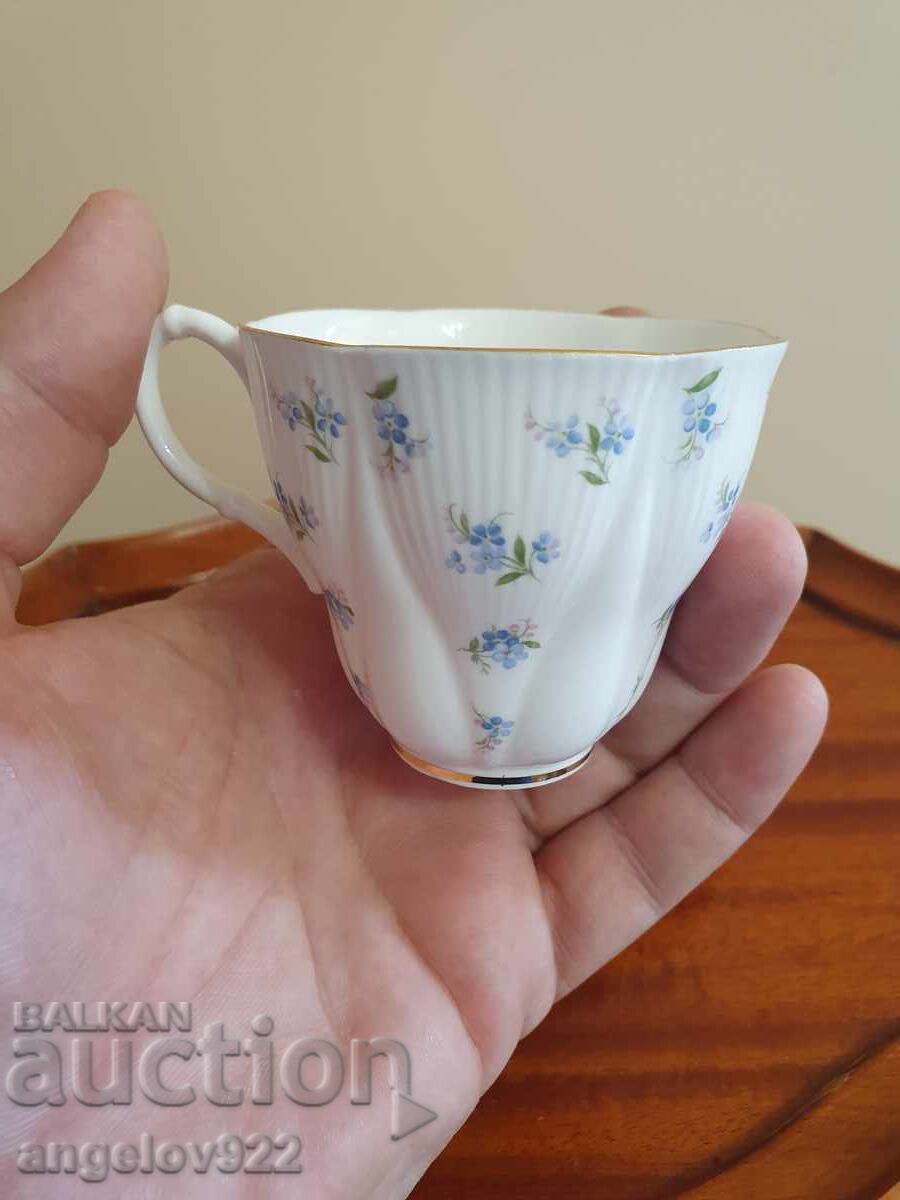 Аукцион Английска порцеланови чашки за кафе ROYAL ALBERT