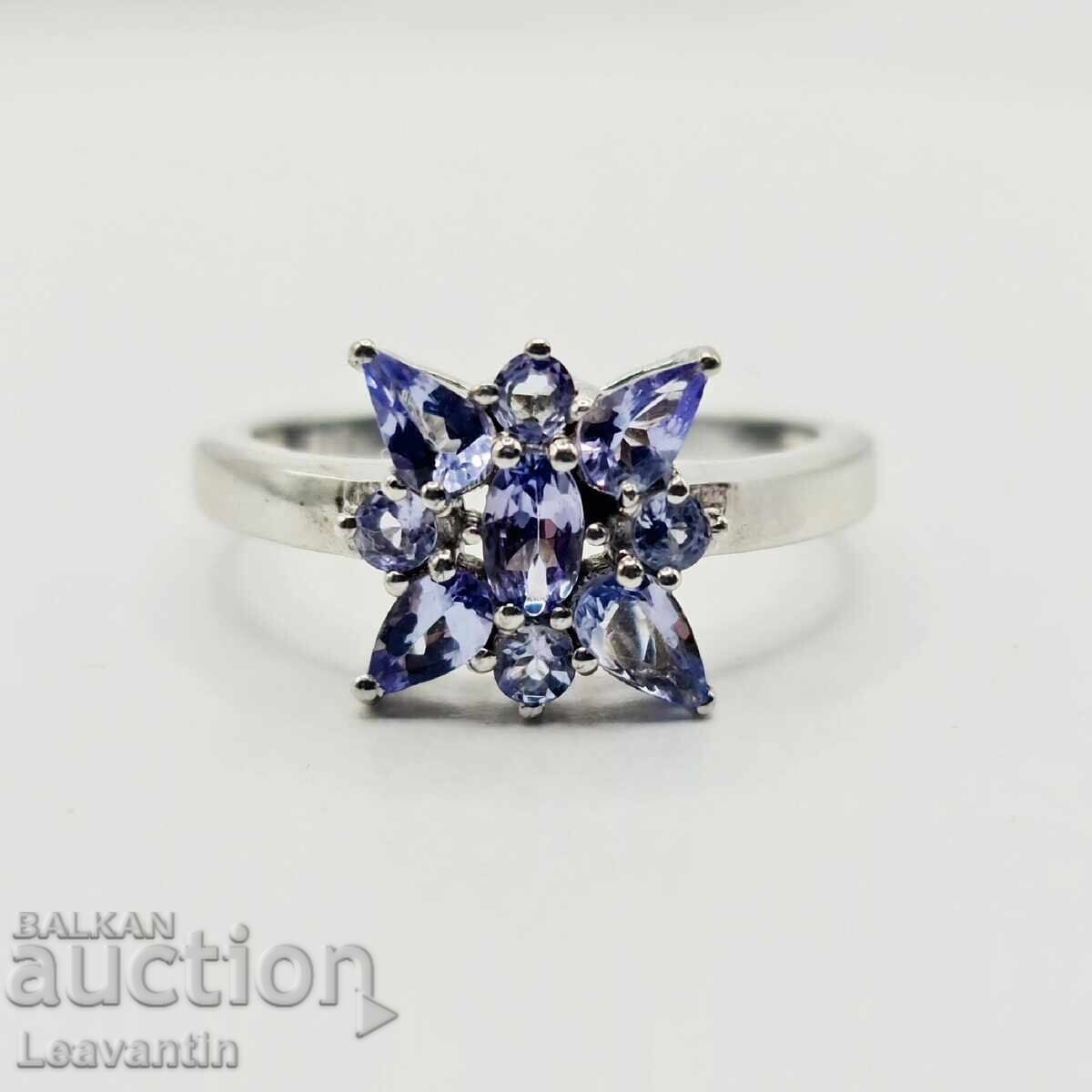 Сребърен пръстен с Танзанит Сребърен пръстен с Танзанит