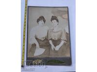 Φωτογραφία φωτογραφίας από χαρτόνι