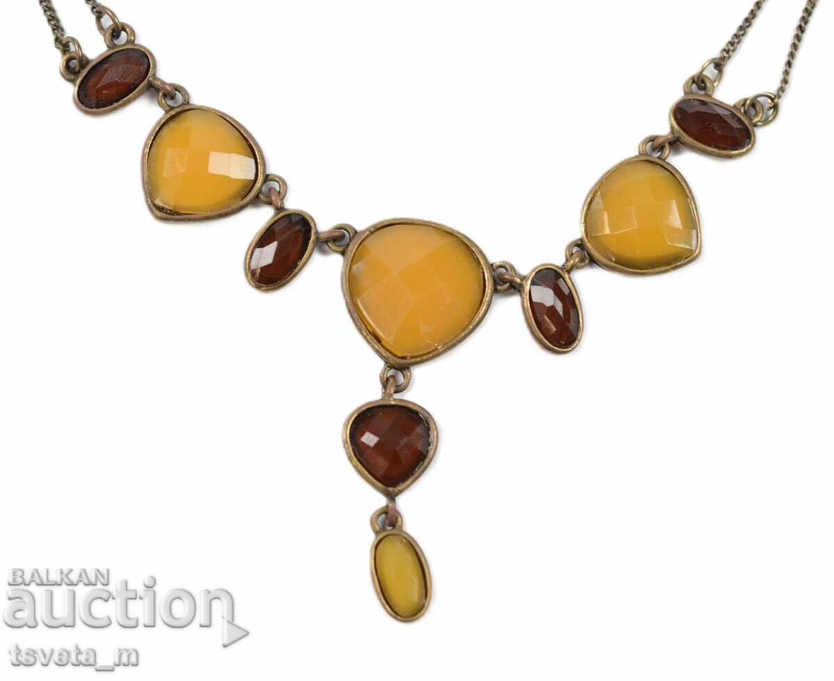 Винтидж колие гердан  с обици с цена € 4.00 | 7.82 лв.