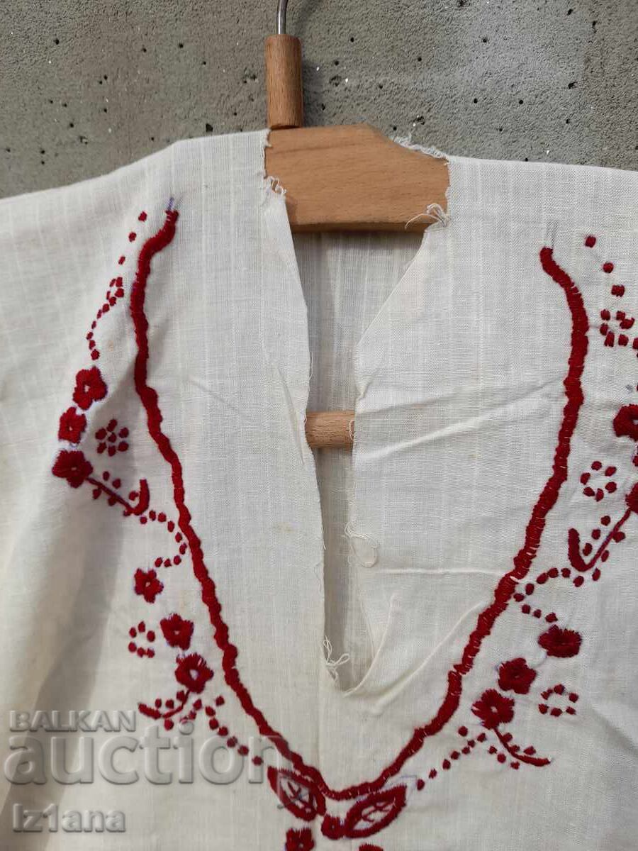 Δημοπρασία Παλιά νυχτικιά με κεντητά Δημοπρασία Παλιά νυχτικιά με κεντητά