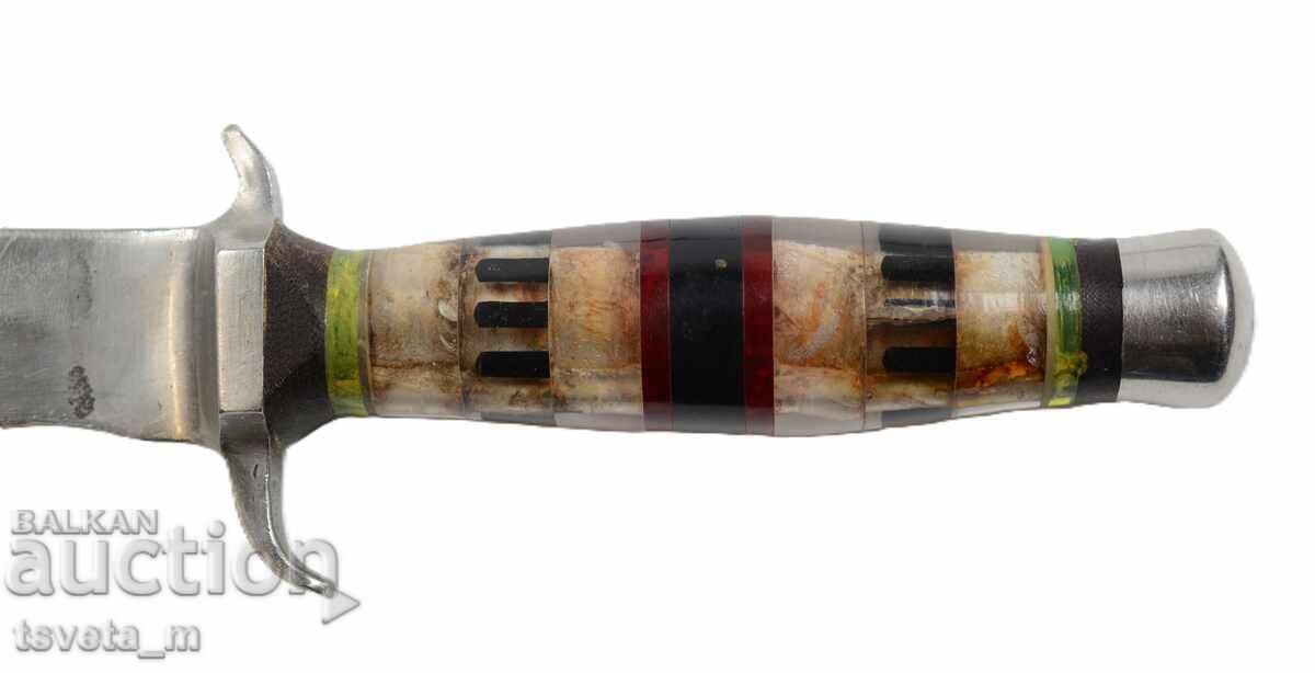 Доставка на Старинен нож с кожена кания