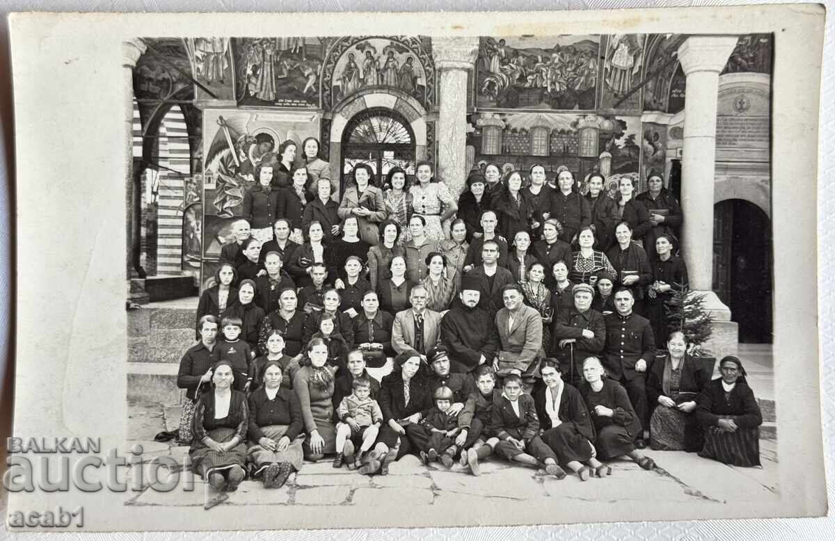 Σύλλογος "Ευεργέτης" στο Μοναστήρι της Ρίλα με τον Πατέρα Σύλλογος "Ευεργέτης" στο Μοναστήρι της Ρίλα με τον Πατέρα