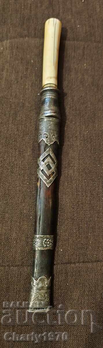 Δημοπρασία Ένα παλιό μαχαίρι Δημοπρασία Ένα παλιό μαχαίρι