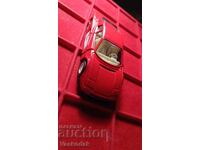 Un cărucior de metal