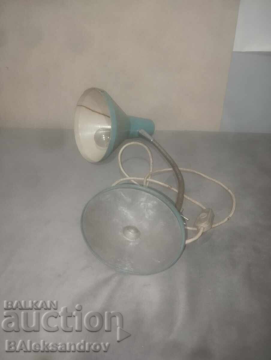 Аукцион Стара настолна лампа Аукцион Стара настолна лампа