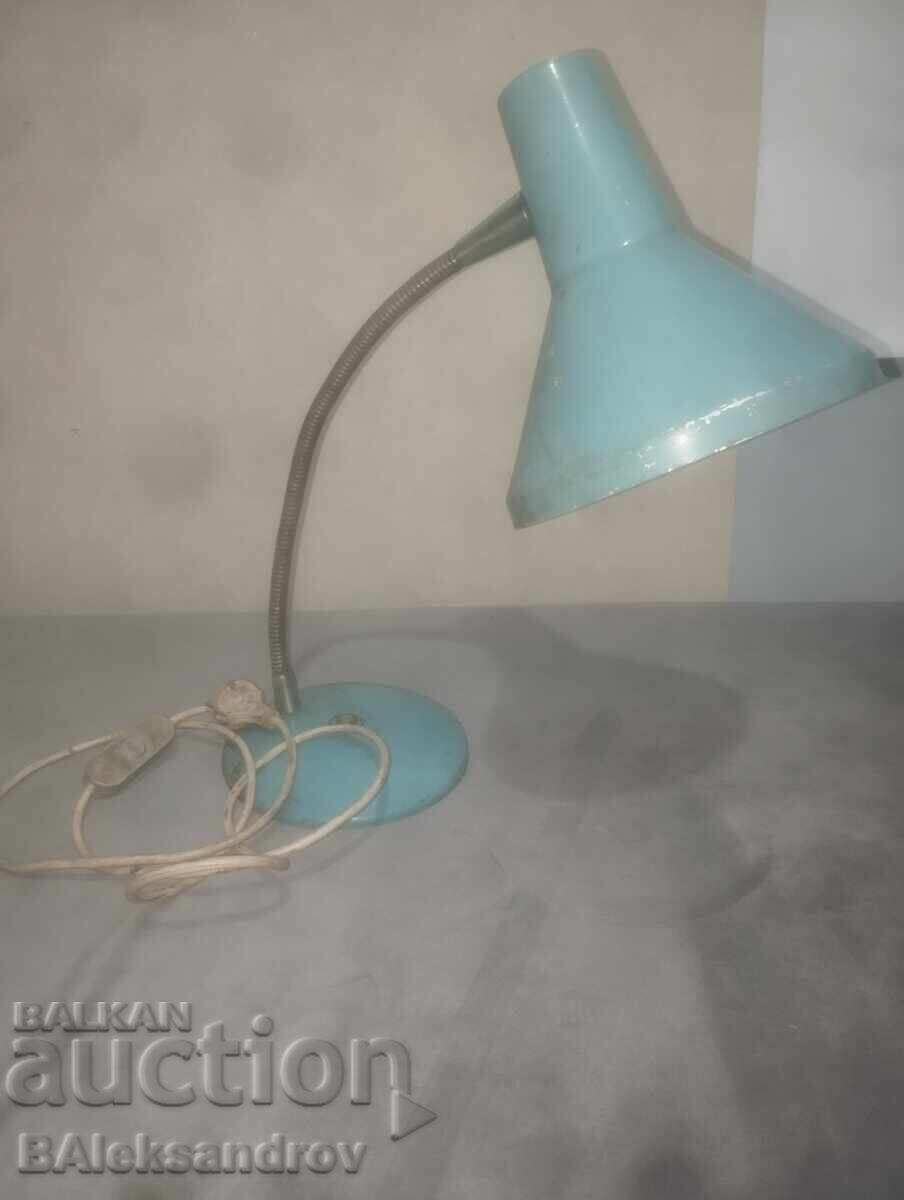 Стара настолна лампа Стара настолна лампа