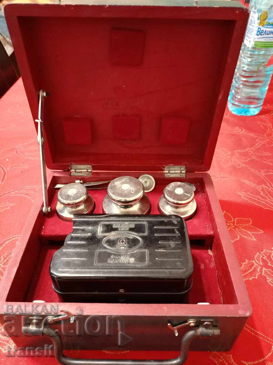 Аукцион Мерки ,теглилки Сашо Кофраджиев БДС.