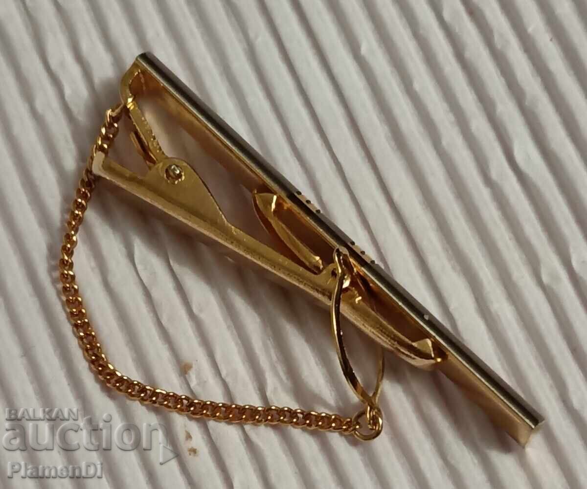 Delivery of Tie clip and tie pin