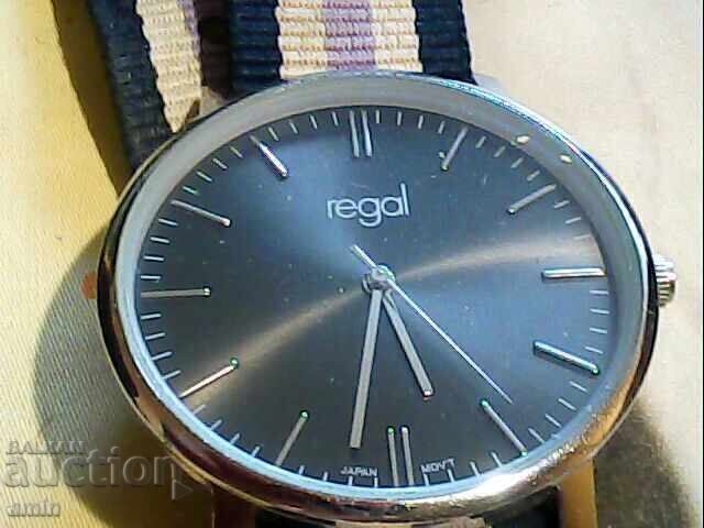 Delivery of Beautiful small clock, regular work, with new battery