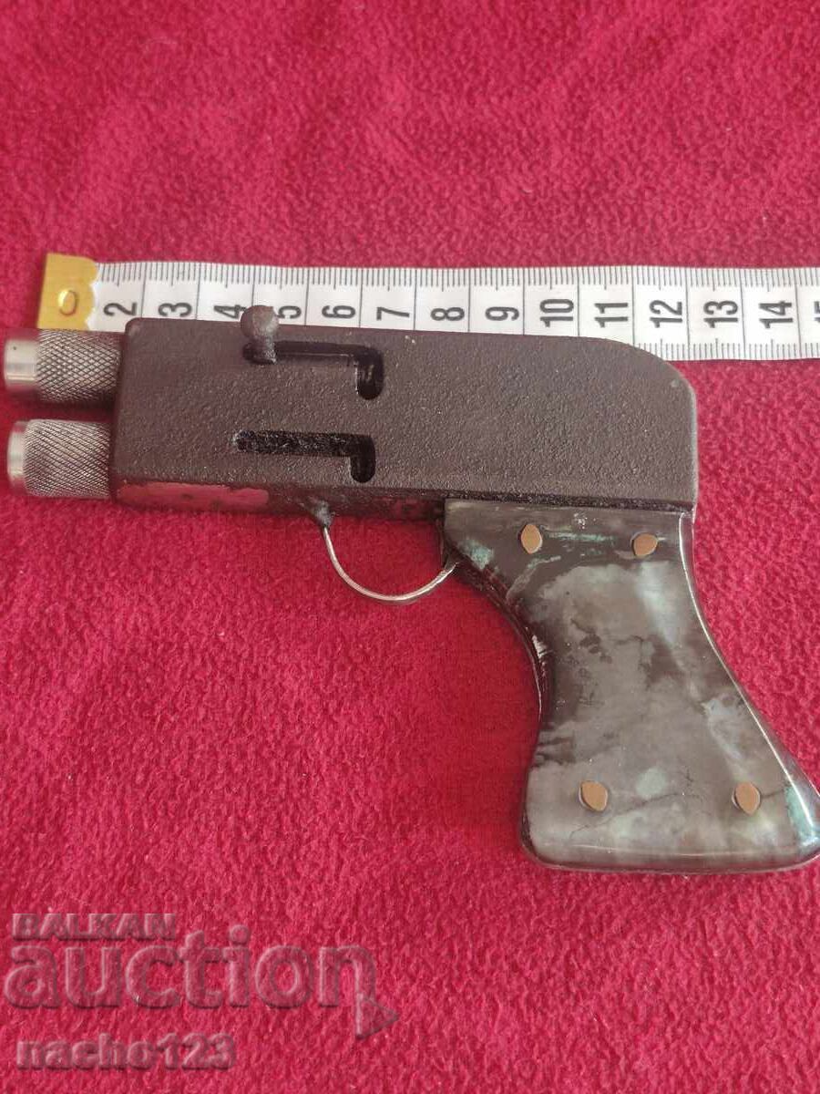 Гърмялка кучегон с капси с цена € 20.00 | 39.12 лв.