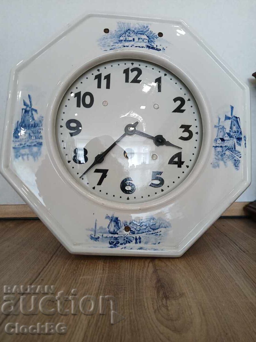 Ceas de perete vechi din ceramică Ceas de perete vechi din ceramică