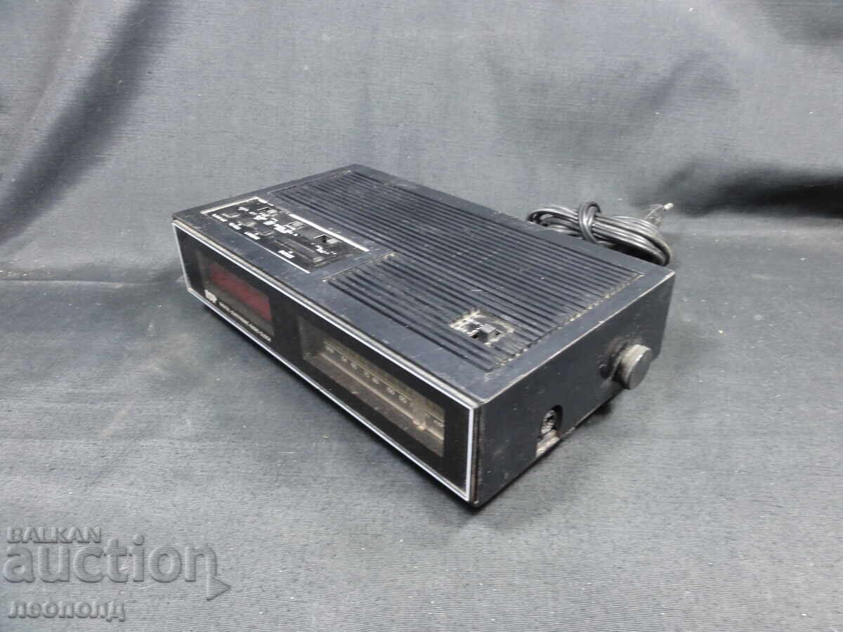 Auction BZTC STAR RETRO TRANSISTOR RADIO LED CLOCK ISP Auction BZTC STAR RETRO TRANSISTOR RADIO LED CLOCK ISP