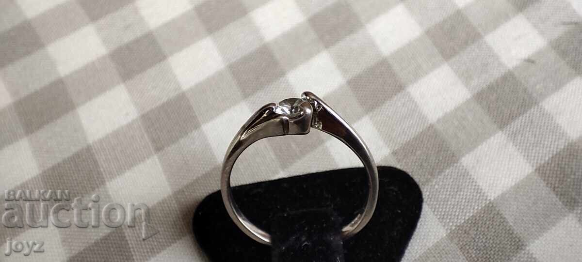 СРЕБЪРЕН ПРЪСТЕН с ЦИРКОН 1.30 гр./проба 925 с цена € 7.00 | 13.69 лв. СРЕБЪРЕН ПРЪСТЕН с ЦИРКОН 1.30 гр./проба 925 с цена € 7.00 | 13.69 лв.