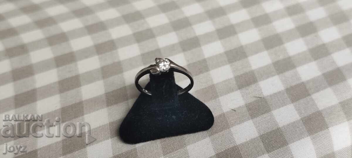 СРЕБЪРЕН ПРЪСТЕН с ЦИРКОН 1.30 гр./проба 925 - 5 СРЕБЪРЕН ПРЪСТЕН с ЦИРКОН 1.30 гр./проба 925 - 5