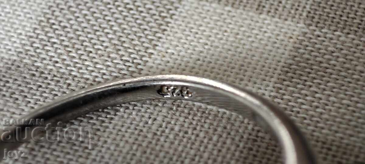 СРЕБЪРЕН ПРЪСТЕН с ЦИРКОН 1.30 гр./проба 925 - 6 СРЕБЪРЕН ПРЪСТЕН с ЦИРКОН 1.30 гр./проба 925 - 6