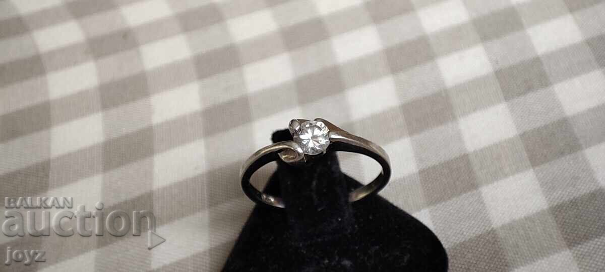 СРЕБЪРЕН ПРЪСТЕН с ЦИРКОН 1.30 гр./проба 925 СРЕБЪРЕН ПРЪСТЕН с ЦИРКОН 1.30 гр./проба 925