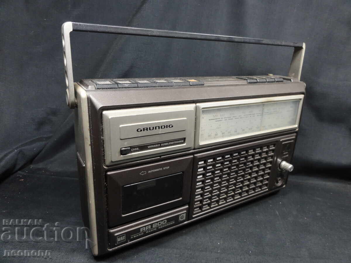 Auction BZTs STAR Retro Transistor Radio Cassette Recorder GRUNDIG RR 200 Auction BZTs STAR Retro Transistor Radio Cassette Recorder GRUNDIG RR 200