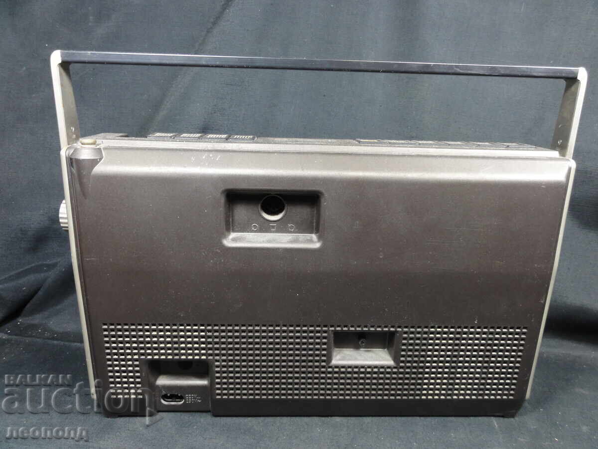 Delivery of BZTs STAR Retro Transistor Radio Cassette Recorder GRUNDIG RR 200 Delivery of BZTs STAR Retro Transistor Radio Cassette Recorder GRUNDIG RR 200