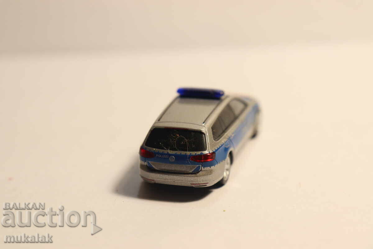 HERPA 1:87 H0 VW PASSAT POLIȚIE POLITSIYA KOLICHKA MODEL - 5 HERPA 1:87 H0 VW PASSAT POLIȚIE POLITSIYA KOLICHKA MODEL - 5